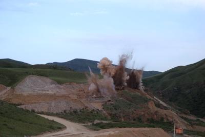 厂房开挖爆破