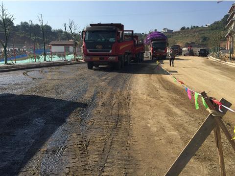 沥青路面摊铺.JPG
