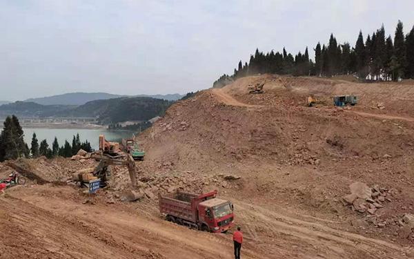 1、A线路堑边坡开挖